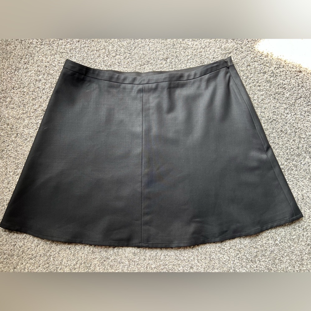 BCBG MAXAZRIA flared black mini skirt small